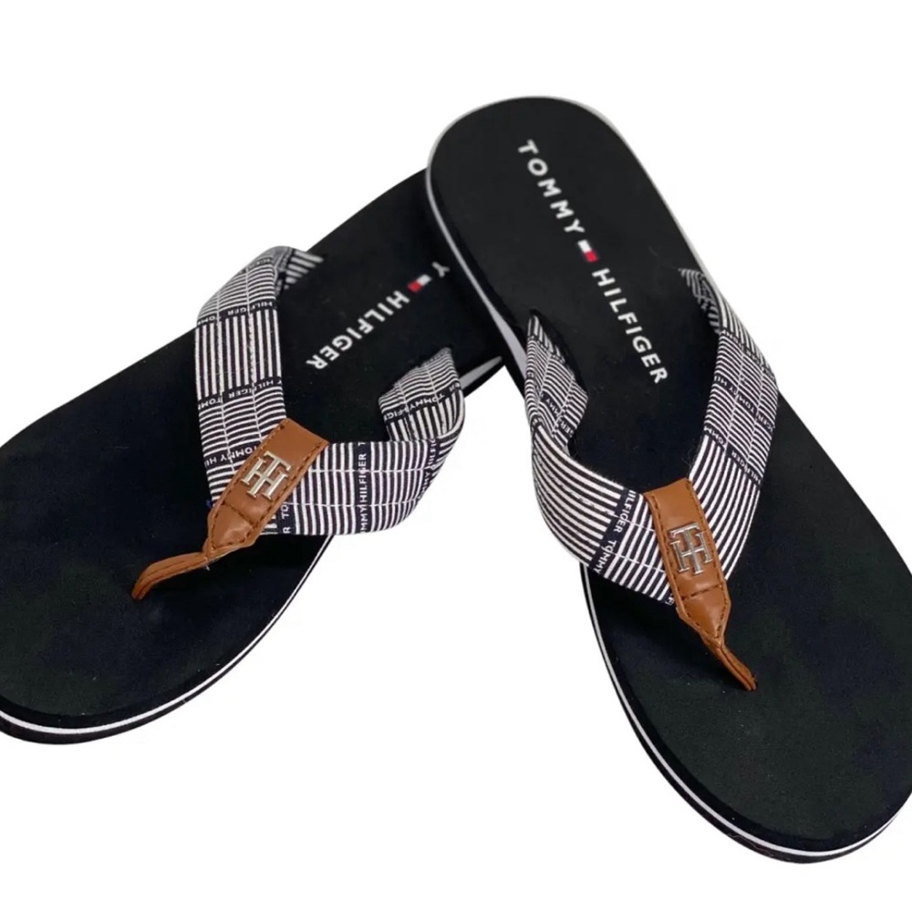 Brand new Tommy Hilfiger toe post SANDALS